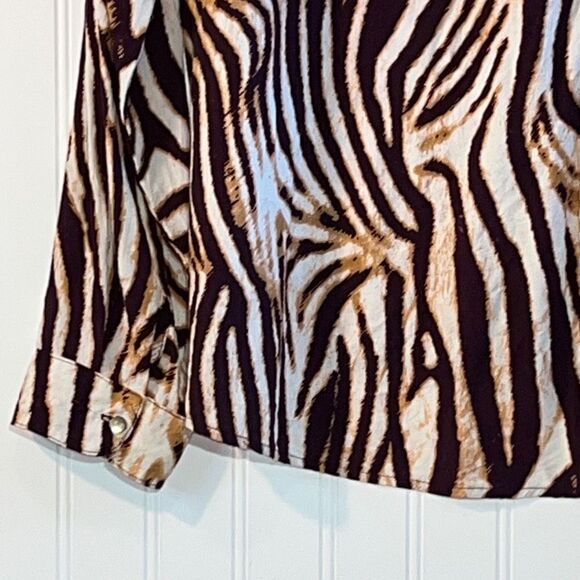 UNIQ Tribal Animal Print Blouse With V-Neck And Long Sleeve Size M - Picture 8 of 11